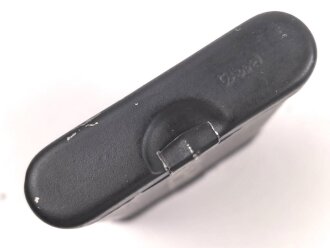 Reinigungsgerät 34 , Ausführung für die Ordnungspolizei mit zusätzlicher Halterung für eine 9mm Bürste. Leerer Behälter, Hersteller "G.Appel" Luftwaffenblauer Originallack.