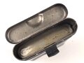 Reinigungsgerät 34 , Ausführung für die Ordnungspolizei mit zusätzlicher Halterung für eine 9mm Bürste. Leerer Behälter, Hersteller "G.Appel" Luftwaffenblauer Originallack.