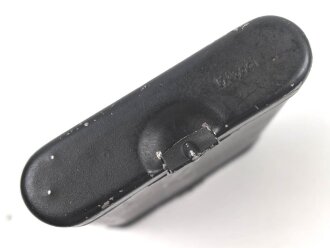 Reinigungsgerät 34 , Ausführung für die Ordnungspolizei mit zusätzlicher Halterung für eine 9mm Bürste. Leerer Behälter, Hersteller "G.Appel" Luftwaffenblauer Originallack.