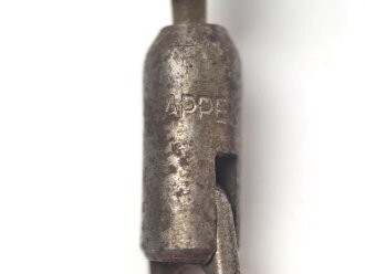 Reinigungsgerät 34 , Ausführung für die Ordnungspolizei mit zusätzlicher Halterung für eine 9mm Bürste. Hersteller "G.Appel" Luftwaffenblauer Originallack, der Hülsenkopfwischer fehlt
