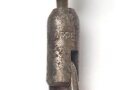 Reinigungsgerät 34 , Ausführung für die Ordnungspolizei mit zusätzlicher Halterung für eine 9mm Bürste. Hersteller "G.Appel" Luftwaffenblauer Originallack, der Hülsenkopfwischer fehlt
