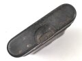 Reinigungsgerät 34 , Ausführung für die Ordnungspolizei mit zusätzlicher Halterung für eine 9mm Bürste. Hersteller "G.Appel" Luftwaffenblauer Originallack, der Hülsenkopfwischer fehlt