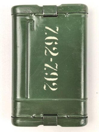Bundesgrenzschutz,  Behälter von Reinigungsgerät 34 der Wehrmacht. Hersteller "HAWIG 1940", BGS grün überlackiert und mit zusätlicher Beschriftung " 7.62-7.92" versehen