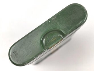 Bundesgrenzschutz,  Behälter von Reinigungsgerät 34 der Wehrmacht. Hersteller "Mundlos 1935", BGS grün überlackiert und mit zusätlicher Beschriftung " 7.62-7.92" versehen