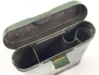 Bundesgrenzschutz,  Behälter von Reinigungsgerät 34 der Wehrmacht. Hersteller "Mundlos 1935", BGS grün überlackiert und mit zusätlicher Beschriftung " 7.62-7.92" versehen