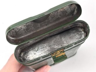 Bundesgrenzschutz,  Behälter von Reinigungsgerät 34 der Wehrmacht. Hersteller "G.Appel", BGS grün überlackiert und mit zusätzlicher Beschriftung " 7.62-7.92" versehen