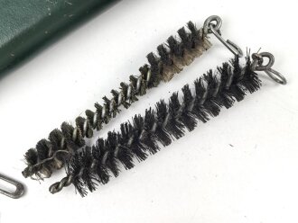 Bundesgrenzschutz,  Reinigungsgerät 34 der Wehrmacht. Hersteller "rco45", BGS grün überlackiert und mit "neuem Inhalt" versehen