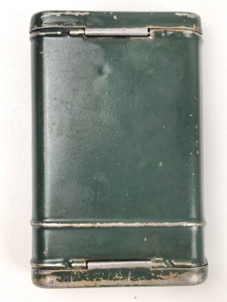 Bundesgrenzschutz,  Reinigungsgerät 34 der Wehrmacht. Hersteller "rco45", BGS grün überlackiert und mit "neuem Inhalt" versehen