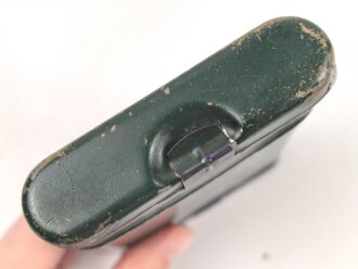 Bundesgrenzschutz,  Reinigungsgerät 34 der Wehrmacht. Hersteller "rco45", BGS grün überlackiert und mit "neuem Inhalt" versehen