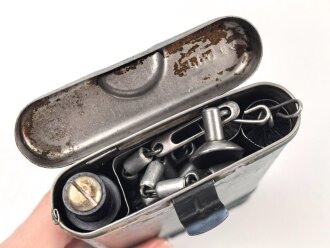 Bundesgrenzschutz,  Reinigungsgerät 34 der Wehrmacht. Hersteller "rco45", BGS grün überlackiert und mit "neuem Inhalt" versehen