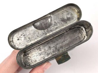 Bundesgrenzschutz,  Reinigungsgerät 34 der Wehrmacht. Hersteller "G.Appel 1937", BGS grün überlackiert und mit "neuem Inhalt" versehen . Zusätzliche Beschriftung " 7.62-7.92"