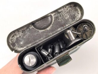 Bundesgrenzschutz,  Reinigungsgerät 34 der Wehrmacht. Hersteller "G.Appel 1937", BGS grün überlackiert und mit "neuem Inhalt" versehen . Zusätzliche Beschriftung " 7.62-7.92"
