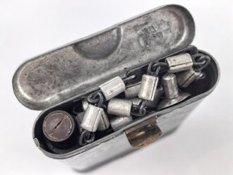 Bundesgrenzschutz,  Reinigungsgerät 34 der Wehrmacht. Hersteller "G.Appel 1937", BGS grün überlackiert und mit "neuem Inhalt " versehen
