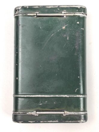 Bundesgrenzschutz,  Reinigungsgerät 34 der Wehrmacht. Hersteller "cnx", BGS grün überlackiert und mit "neuem Inhalt " versehen