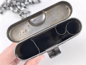 Bundesgrenzschutz,  Reinigungsgerät 34 der Wehrmacht. Hersteller "cnx", BGS grün überlackiert und mit "neuem Inhalt " versehen