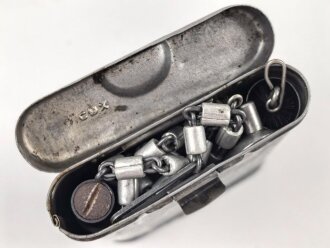Bundesgrenzschutz,  Reinigungsgerät 34 der Wehrmacht. Hersteller "cnx", BGS grün überlackiert und mit "neuem Inhalt " versehen #1