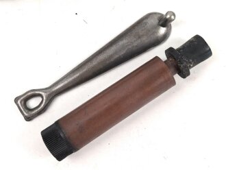 Bundesgrenzschutz,  Reinigungsgerät 34 der Wehrmacht. Hersteller "arr4", BGS grün überlackiert und mit "neuem Inhalt " versehen