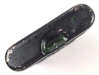 Bundesgrenzschutz,  Reinigungsgerät 34 der Wehrmacht. Hersteller "arr4", BGS grün überlackiert und mit "neuem Inhalt " versehen