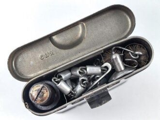 Bundesgrenzschutz oder Polizei nach 1945,  Reinigungsgerät 34 der Wehrmacht. Hersteller "cnx", Originaler Wehrmachtslack, darauf nachträglich angebrachte Beschriftung" 7.62-7.92"  Der Inhalt vollständig nach 1945