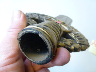 Fahnenspitze Bakelit, als Ersatz für Kriegswichtig eingeschmolzenes Stück aus Buntmetall. Sehr guter Zustand