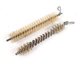 Reinigungsbürste und Ölbürste  für "Reinigungsgerät für Gewehr" .Produktion nach 1945 für Bundeswehr und Bundesgrenzschutz. Leicht gebraucht, sie erhalten einen Satz ( je 1 Stück)