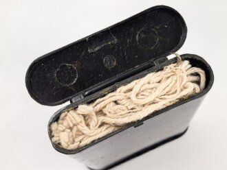 DDR, Waffenreinigungsgerät vermutlich für kasernierte Volkspolizei. Preßmassedose in gutem Zustand.