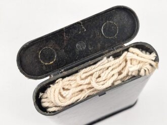 DDR, Waffenreinigungsgerät vermutlich für kasernierte Volkspolizei. Preßmassedose in gutem Zustand.