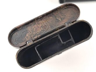 DDR, Waffenreinigungsgerät Kleinkaliber. Preßmassedose in gutem Zustand.