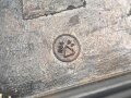 DDR, Waffenreinigungsgerät vermutlich für kasernierte Volkspolizei. Leere Preßmassedose , ein Deckelscharnier defekt