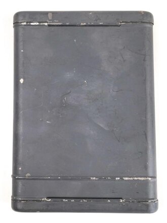 Reinigungsgerät für die Panzerbüchse 39 der Wehrmacht, Hersteller 64 ( Appel) Die Reinigungskette fehlt, sonst Vollständig. Dose Originallack