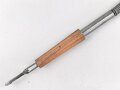 Reinigungsgerät für die Panzerbüchse 39 der Wehrmacht, Hersteller 64 ( Appel) Die Reinigungskette fehlt, sonst Vollständig. Dose Originallack