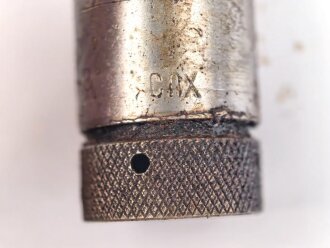 Reinigungsgerät für die Panzerbüchse 39 der Wehrmacht, Hersteller "cnx". Die Reinigungskette fehlt, sonst Vollständig. Dose Originallack