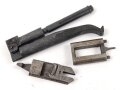 Reinigungsgerät für die Panzerbüchse 39 der Wehrmacht, Hersteller "cnx". Die Reinigungskette fehlt, sonst Vollständig. Dose Originallack