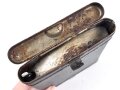 Reinigungsgerät für die Panzerbüchse 39 der Wehrmacht, Hersteller "cnx". Die Reinigungskette fehlt, sonst Vollständig. Dose Originallack