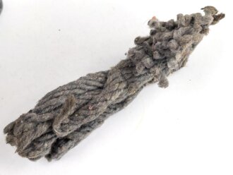 Reinigungsgerät für die Panzerbüchse 39 der Wehrmacht, Hersteller "cnx", Leere Dose, Originallack, leicht verzogen