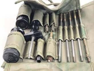 Schweiz, Reinigungsgerät in Rolltasche, datiert 1966