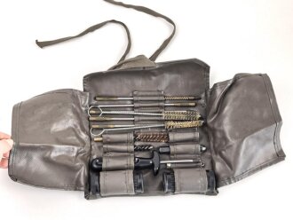 Schweiz, Reinigungsgerät in Rolltasche