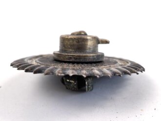 Kaiserreich, Kokarde für eine Pickelhaube für Mannschaften. Eisen, Originallack, Durchmesser 48mm, mit Knopf 91 in Messing