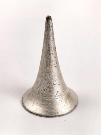 Kaiserreich, Teil einer Pickelhaubenspitze , Eisen versilbert  Gewindedurchmesser 7mm, Gesamtdurchmesser unten 47mm