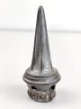 Kaiserreich, Teil einer Pickelhaubenspitze , Eisen, silbern lackiert. Durchmesser unten etwa 37mm