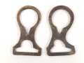Beschlag für einen Kinnriemen an Knopf 91 für Pickelhaube, Messing , Paar, verbogen