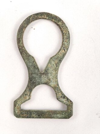 Beschlag für einen Kinnriemen an Knopf 91 für Pickelhaube, Messing