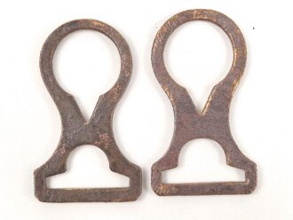 Beschlag für einen Kinnriemen an Knopf 91 für Pickelhaube, Messing , Paar