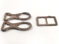 Satz Beschläge für einen Kinnriemen an Knopf 91 für Pickelhaube, Eisen, ein Schieber fehlt