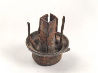 Knopf 91 für eine Pickelhaube. Eisen