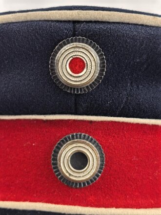 Preussen, Schirmmütze für einen Offizier im Husaren Regiment Nr. 14 Kassel.  Getragenes Stück in gutem Gesamtzustand