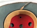 Tropenhelm für Angehörige des Heeres. 2. Modell, im Schweißleder datiert 1942. Kopfgrösse 56. Variante mit braunem Rand
