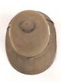 Tropenhelm für Angehörige des Heeres. 2. Modell, im Schweißleder datiert 1942. Kopfgrösse 56. Variante mit braunem Rand