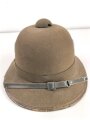 Tropenhelm für Angehörige des Heeres. 2. Modell, im Schweißleder datiert 1942. Kopfgrösse 56. Variante mit braunem Rand