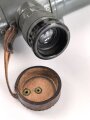 1.Weltkrieg Grabenperiskop von Goerz Berlin. Klare Durchsicht, Verstellung einwandfrei, mit dem zugehörigen Regenschutzdeckel. Gesamtlänge 75cm. Der abschraubbare Griff leicht beschädigt, sonst in aussergewöhnlich gutem Zustand